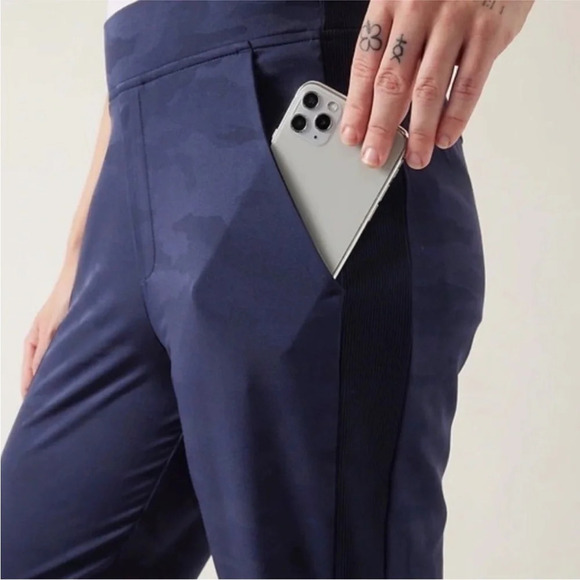 Athleta Navy Blue Brooklyn Ankle Camo Pant Size 8 - Picture 4 of 12